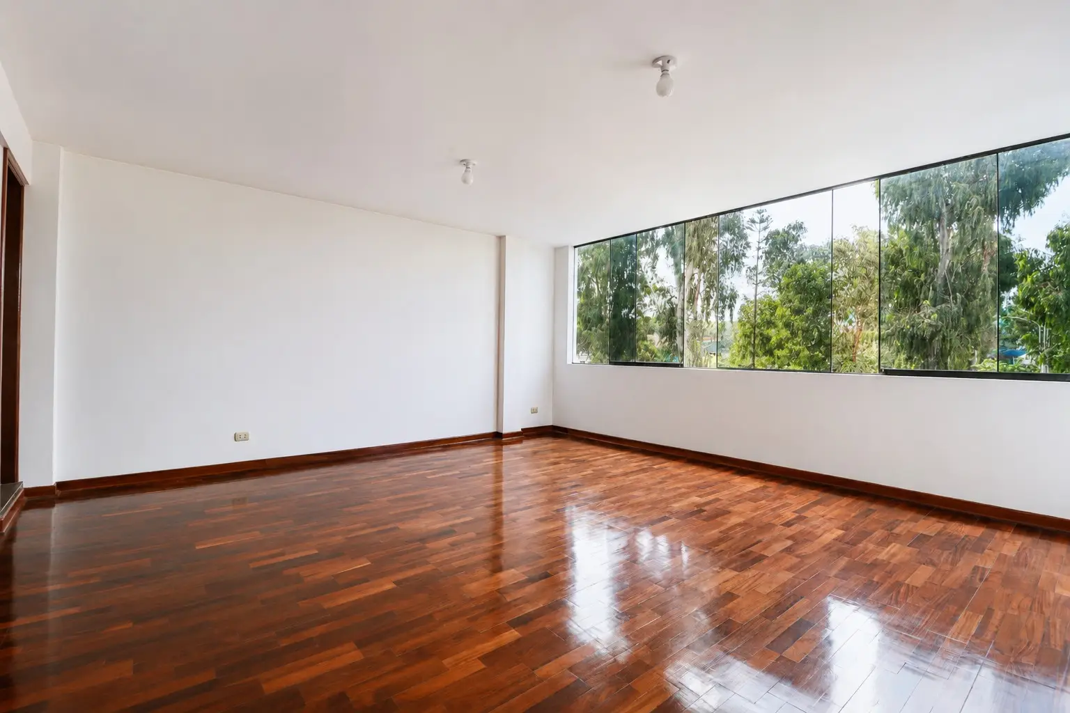 HERMOSO DUPLEX EN VENTA SURCO - Foto 1