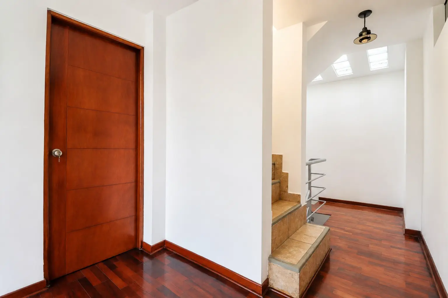 HERMOSO DUPLEX EN VENTA SURCO - Foto 3